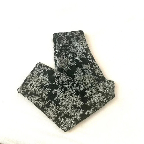 NEW YORK CITY FLORAL BLACK AND WHITE HIGH RISE CROPPED PANTS SIZE 10 - Picture 1 of 6